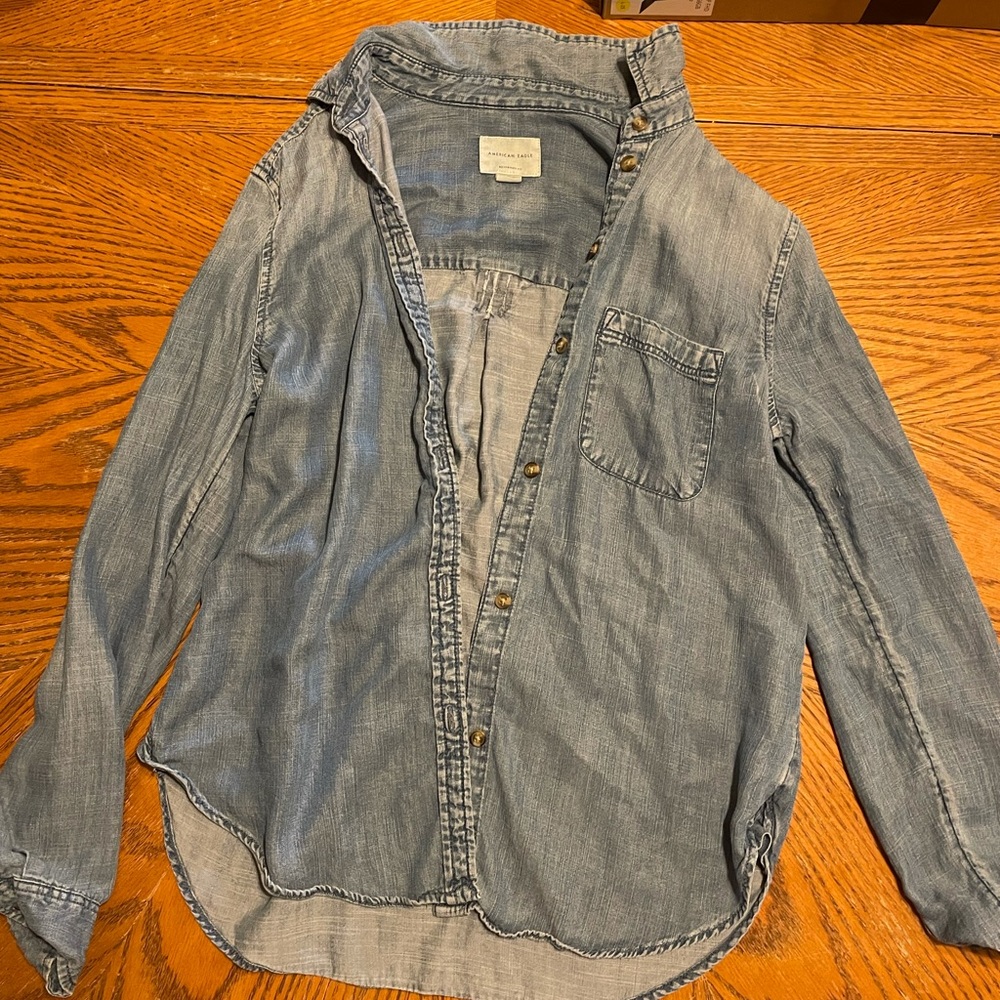 American Eagle denim button down shirt